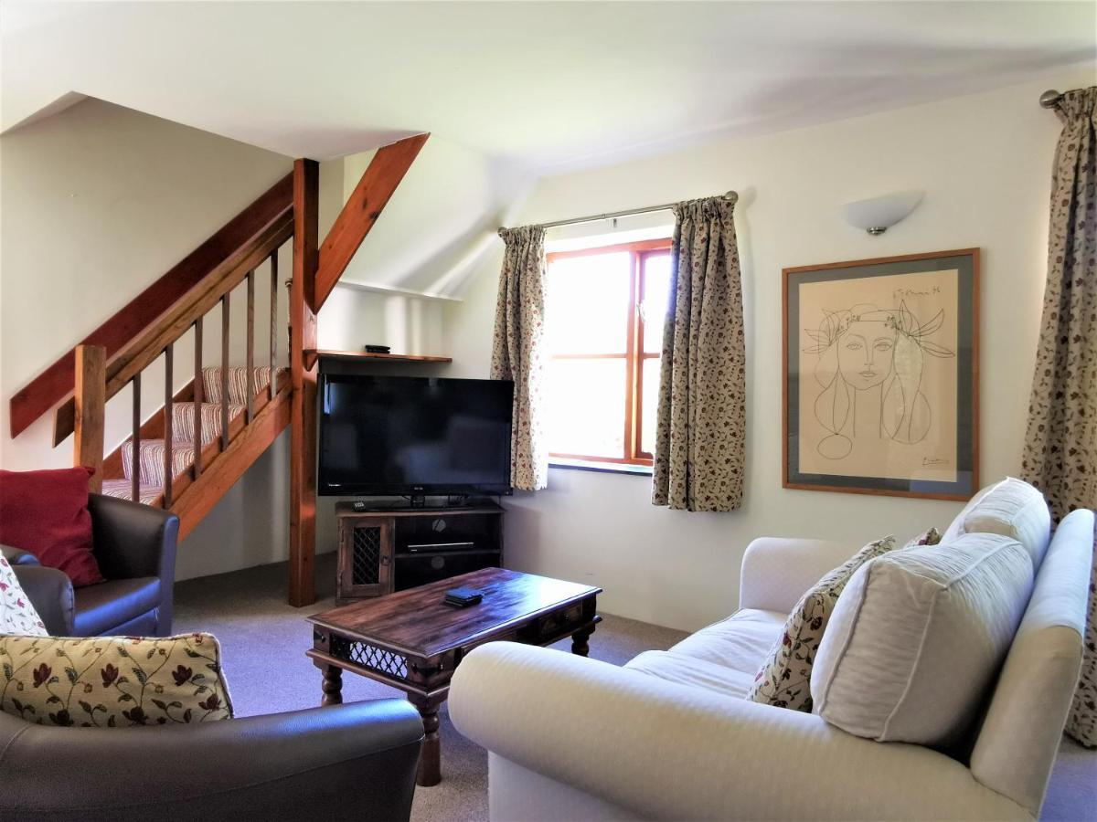 Wellstone Cottages - Honey Coach House Llanfyrnach Екстериор снимка